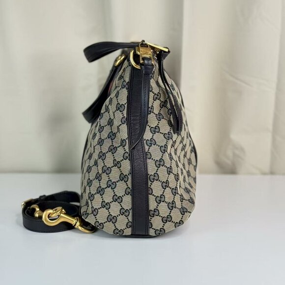 Gucci GG Logo Supreme Shoulder Bag  with Red and Navy Stripes Classic Design - Picture 4 of 10